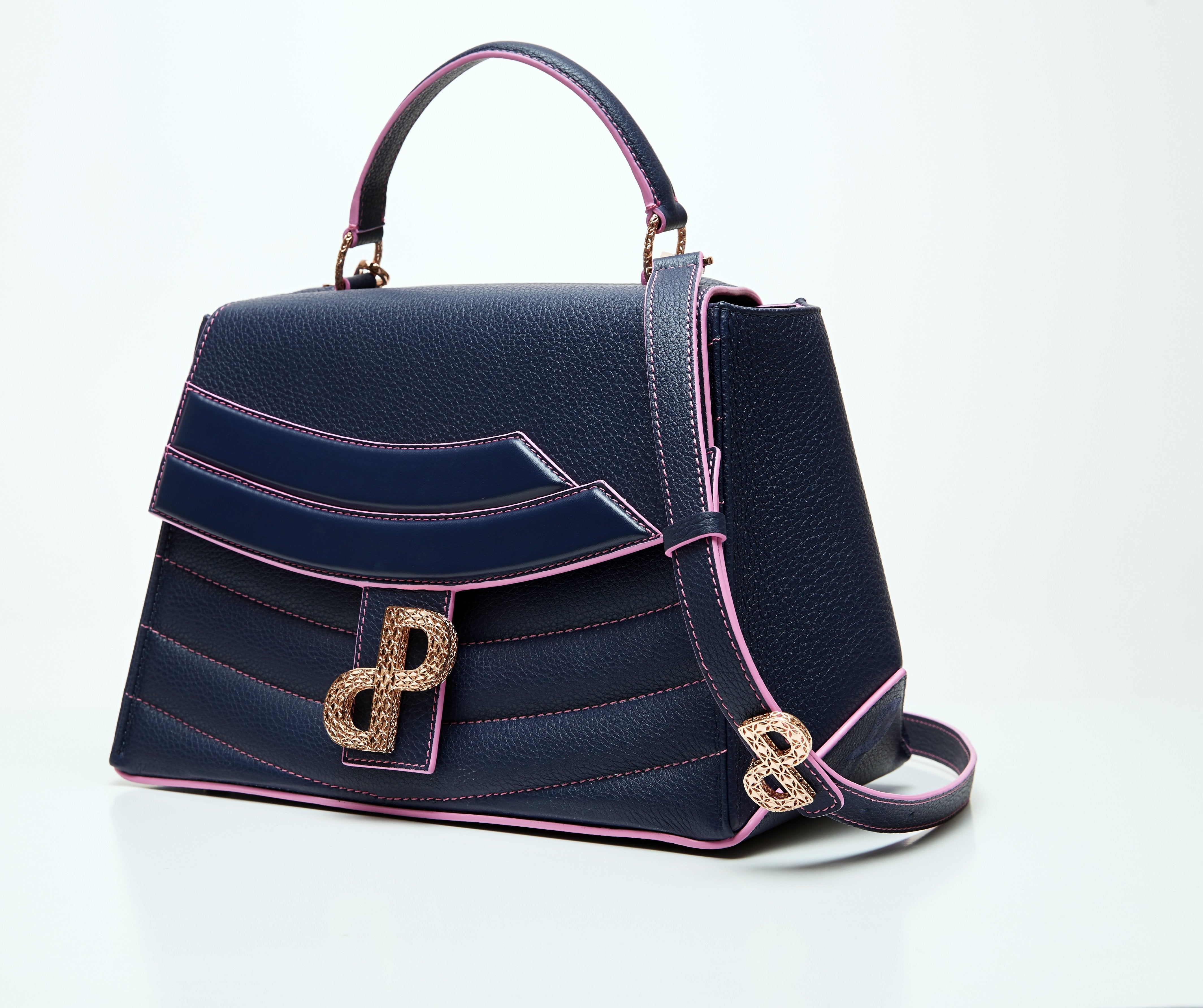 Each handbag, belt, accessories, wallets created in unprecedented with 3D hardware - All MADE IN ITALY
