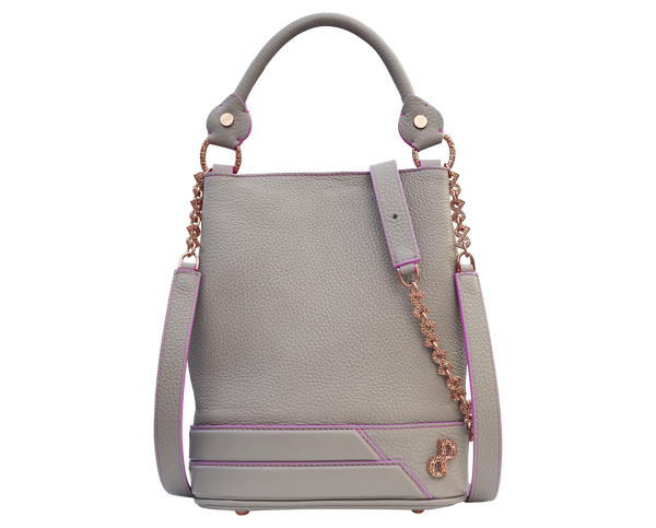 Embodying the essence of the globetrotter and multi-Look style, the AELIA elevates a backpack’s functionality by adding a twist of class through its ornate design. It takes a Lady from sightseeing, to boardroom meetings, to evenings out. It features a leather handle and two slender adjustable shoulder straps embellished by interlocking, featherweight, 3D Forever-Logo-chains (PPs), and are further individually crafted for the inner zipper pull and the lower corner of the backpack – All MADE IN ITALY